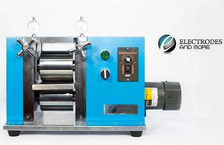 Compact horizontal rolling press calendaring machine